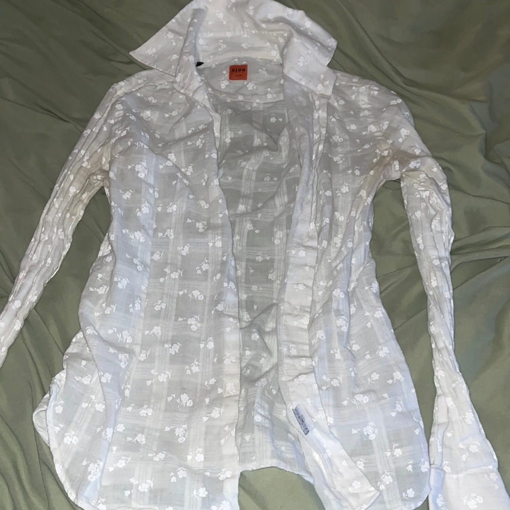White button up shirt a bit see through thin fabric perfect for summer